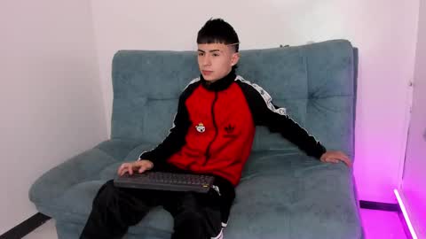 Snapshot of stivarfox21 chatting on January 2025 03:48:02 AM Stivarfox21 online show from January 2025 03:48:02 AM