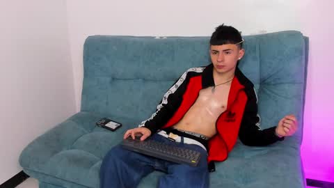 Snapshot of stivarfox21 chatting on January 2025 04:18:02 AM Stivarfox21 online show from January 2025 04:18:02 AM