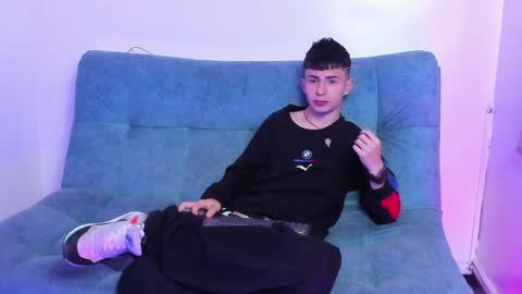 Snapshot of stivarfox21 chatting on February 2025 04:10:01 AM Stivarfox21 online show from February 2025 04:10:01 AM