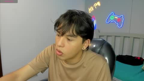 Stiwen online show from November 2025 04:18:02 PM