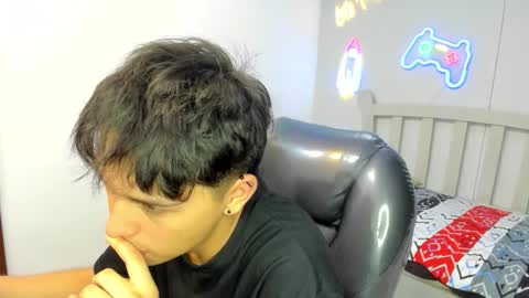 Stiwen online show from November 2025 02:38:02 PM