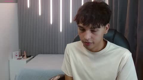 Stiwen online show from March 2026 02:10:02 PM