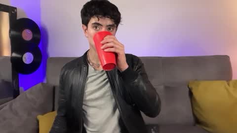 Stolas online show from March 2026 10:06:01 PM