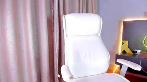 Stone Lee  online show from February 2025 11:02:02 AM