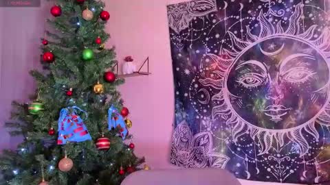 Snapshot of stonned_candy chatting on December 2025 10:17:02 PM Liz online show from December 2025 10:17:02 PM