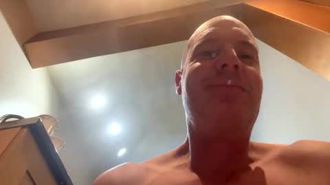 Snapshot of stoodley22 chatting on October 2025 04:45:01 AM Stoodley22 online show from October 2025 04:45:01 AM