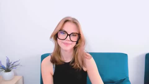 Snapshot of stormigold chatting on March 2026 09:35:01 AM Stormi online show from March 2026 09:35:01 AM