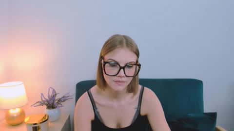 Snapshot of stormigold chatting on April 2026 01:12:01 PM Stormi online show from April 2026 01:12:01 PM