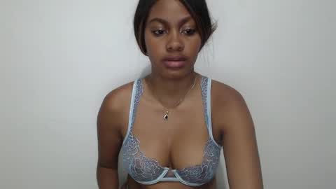 Snapshot of stormihills_ chatting on April 2026 01:23:02 AM stormihills_ online show from April 2026 01:23:02 AM