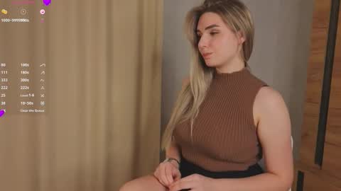 Luna online show from December 2025 07:53:02 PM