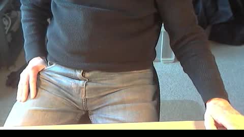 Snapshot of str8_dave chatting on November 2025 03:12:02 PM Dave online show from November 2025 03:12:02 PM