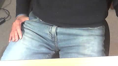 Snapshot of str8_dave chatting on November 2025 08:10:01 PM Dave online show from November 2025 08:10:01 PM