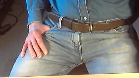 Snapshot of str8_dave chatting on November 2025 03:59:01 PM Dave online show from November 2025 03:59:01 PM