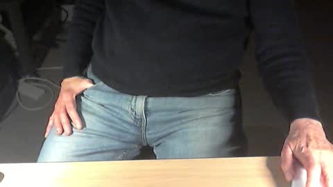 Snapshot of str8_dave chatting on December 2025 08:57:02 PM Dave online show from December 2025 08:57:02 PM