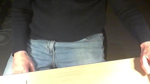 Snapshot of str8_dave chatting on December 2025 11:22:01 PM Dave online show from December 2025 11:22:01 PM