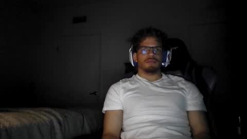 Snapshot of str8dj chatting on April 2026 04:24:02 AM Dj online show from April 2026 04:24:02 AM