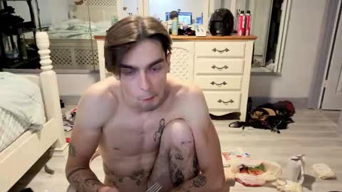 str8whiteboy21 online show from May 2026 06:42:02 AM