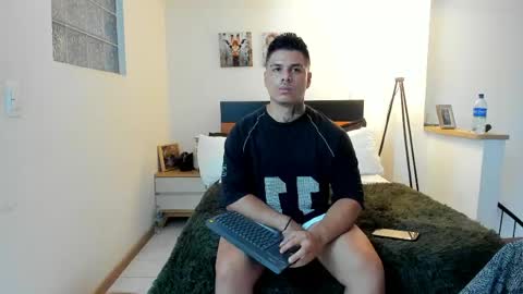 straight__friends online show from April 2026 01:47:01 PM