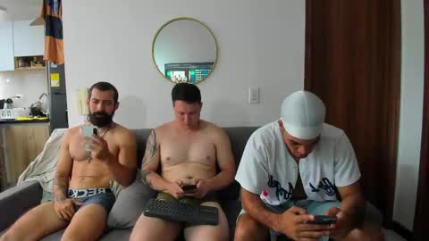 straight__friends online show from May 2026 04:04:02 PM