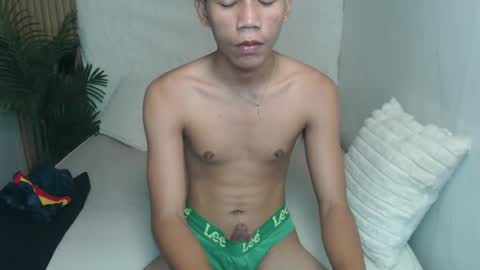Snapshot of straight_moreno69 chatting on April 2026 01:17:02 PM James online show from April 2026 01:17:02 PM