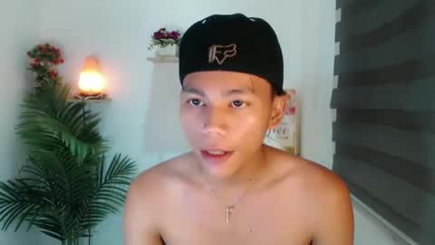 Snapshot of straight_moreno69 chatting on May 2026 06:42:01 AM James online show from May 2026 06:42:01 AM