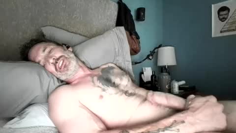 Snapshot of straighthungmarriedman chatting on July 2026 11:22:01 PM straighthungmarriedman online show from July 2026 11:22:01 PM