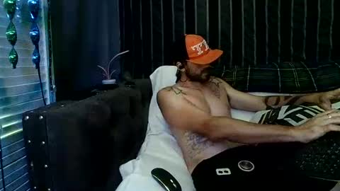 straitpipermann22 online show from July 2026 11:34:02 PM