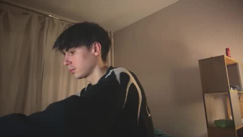 Snapshot of stralght_twinks chatting on February 2026 09:44:02 PM Ray online show from February 2026 09:44:02 PM