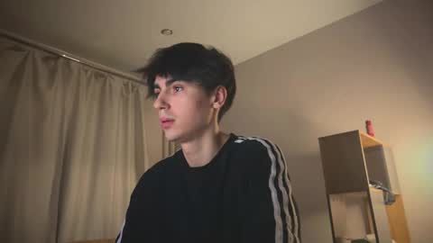 Snapshot of stralght_twinks chatting on February 2026 09:45:01 PM Ray online show from February 2026 09:45:01 PM