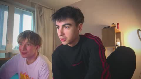 Snapshot of stralght_twinks chatting on March 2026 03:29:01 PM Ray online show from March 2026 03:29:01 PM