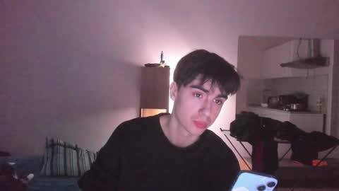 Snapshot of stralght_twinks chatting on March 2026 04:45:02 PM Ray online show from March 2026 04:45:02 PM