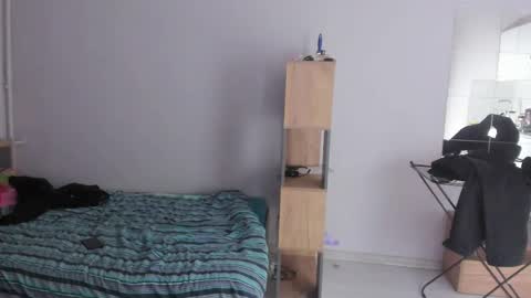 Snapshot of stralght_twinks chatting on March 2026 05:57:02 PM Ray online show from March 2026 05:57:02 PM