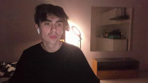 Snapshot of stralght_twinks chatting on April 2026 12:22:02 AM Ray online show from April 2026 12:22:02 AM