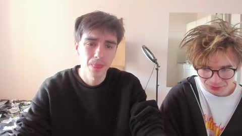 Snapshot of stralght_twinks chatting on April 2026 11:31:02 AM Ray online show from April 2026 11:31:02 AM