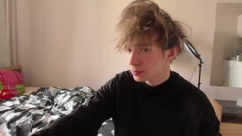Snapshot of stralght_twinks chatting on April 2026 08:02:02 AM Ray online show from April 2026 08:02:02 AM