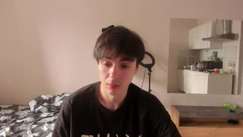 Snapshot of stralght_twinks chatting on May 2026 02:44:02 PM Ray online show from May 2026 02:44:02 PM