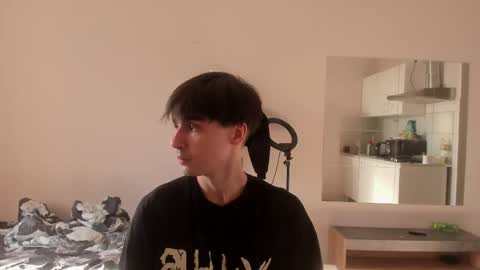 Snapshot of stralght_twinks chatting on May 2026 02:57:01 PM Ray online show from May 2026 02:57:01 PM