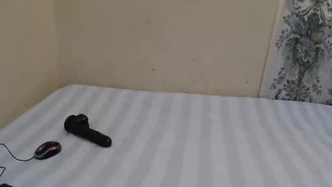 strangerdanger_2 online show from May 2026 10:42:01 AM