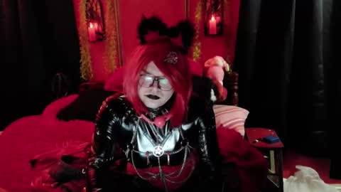 Snapshot of strangespence chatting on February 2026 08:26:01 AM Mistress kinki online show from February 2026 08:26:01 AM