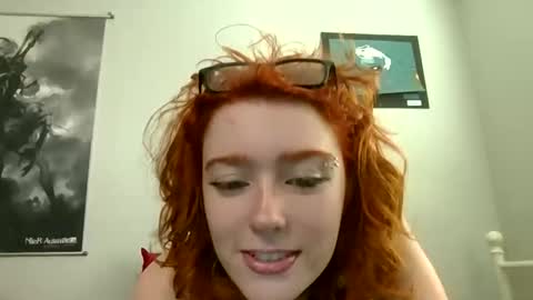 Snapshot of strawb3rrymilkk chatting on January 2026 10:26:01 PM strawb3rrymilkk online show from January 2026 10:26:01 PM