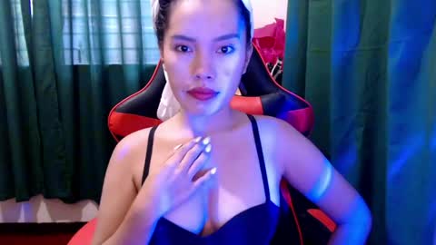 Snapshot of strawberry_ei chatting on April 2026 04:07:01 AM just call me baby online show from April 2026 04:07:01 AM