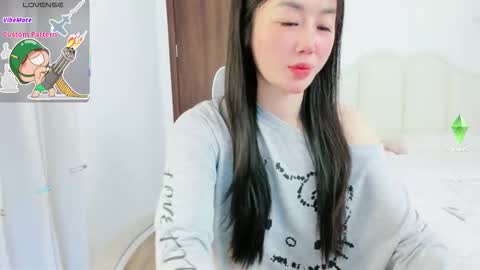 strawberry_loveee online show from February 2026 05:06:02 PM