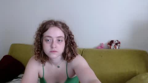 Strawberrylotsacake online show from April 2026 02:43:02 PM