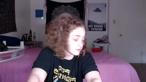 Strawberrylotsacake online show from May 2026 06:24:01 PM