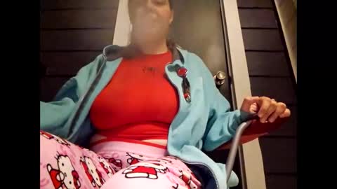 Snapshot of strawberryluv420 chatting on November 2025 03:23:01 AM Strawberry online show from November 2025 03:23:01 AM