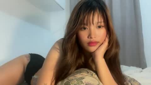 Snapshot of strawbey_ie chatting on April 2026 06:52:01 AM shania online show from April 2026 06:52:01 AM