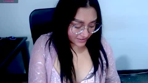 Snapshot of strawlux chatting on March 2026 05:12:02 AM strawlux online show from March 2026 05:12:02 AM