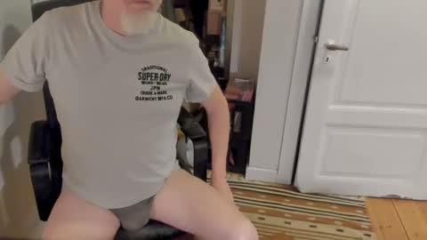 Snapshot of strip_m chatting on January 2025 05:48:01 PM strip_m online show from January 2025 05:48:01 PM