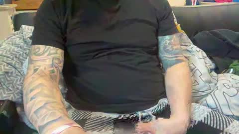Snapshot of stroking33again chatting on January 2025 07:18:01 PM stroking33again online show from January 2025 07:18:01 PM