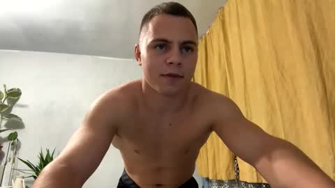 Snapshot of strong_baby chatting on September 2025 07:50:01 PM Strong Baby online show from September 2025 07:50:01 PM